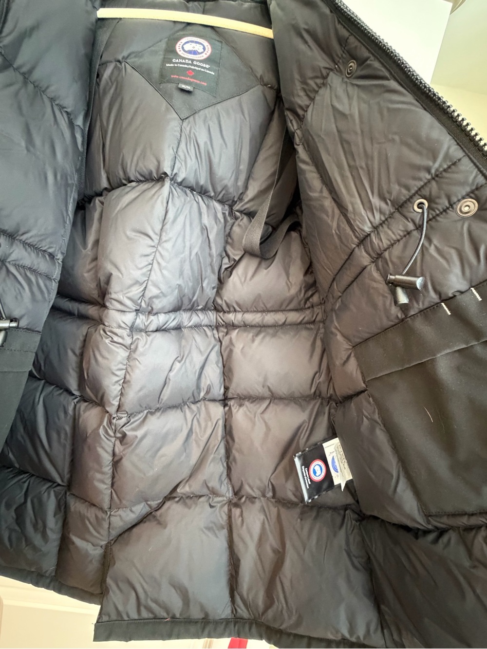Canada Goose Black Women's Insulated Puffer Coat with Hood - Picture 4 of 5